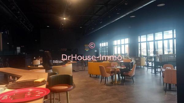 Commerce à vendre 10 pièces de 1 050 m²