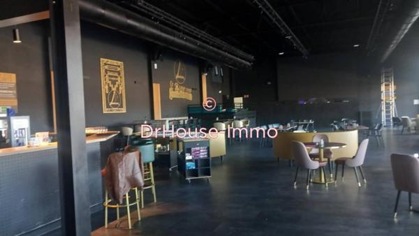 Commerce à vendre 10 pièces de 1 050 m²