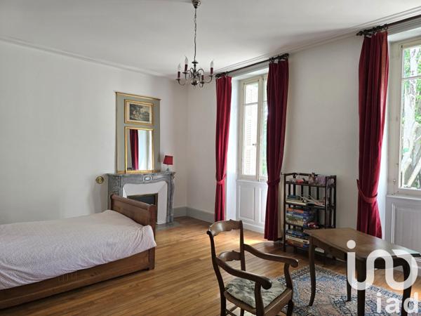 Maison de ville 14 pièces de 373 m² à Angoulême (16000)