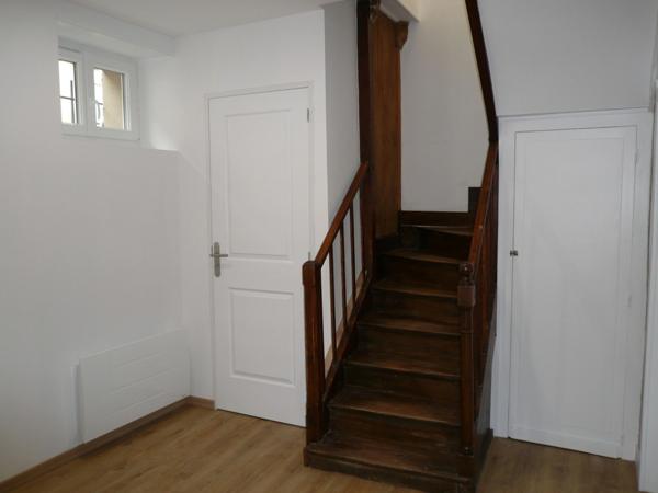 JARNAC - MISON DE VILLE A LOUER