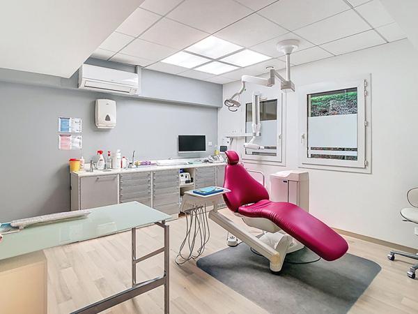 Grand Local commercial - Muret 8 pièces - 173m²