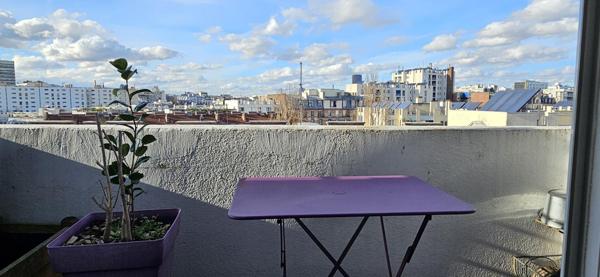 Appartement entièrement rénové avec 2 balcons et chambre de bonne