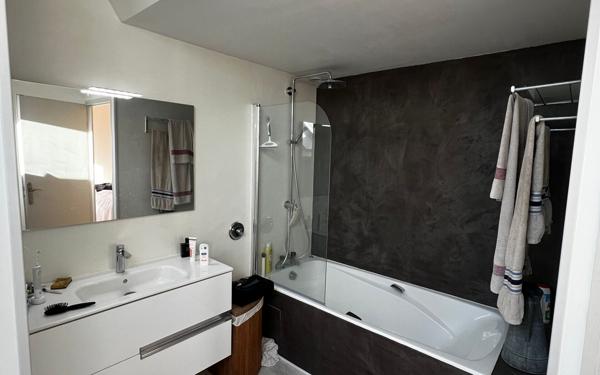 Maison à vendre    9 pièces • 222 m2 Luc-la-Primaube