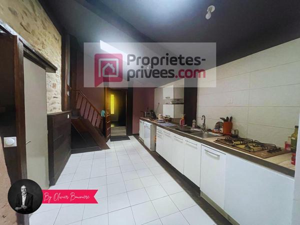 Maison familiale au coeur du bourg de Rieux -5 chambres 195 m²