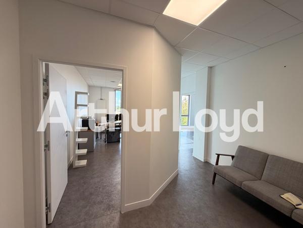 BUREAUX PMR 55M² - EN PARFAIT ETAT - A LOUER