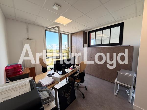 BUREAUX PMR 55M² - EN PARFAIT ETAT - A LOUER