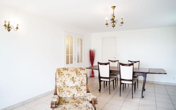 Maison à vendre    6 pièces •  Ternay