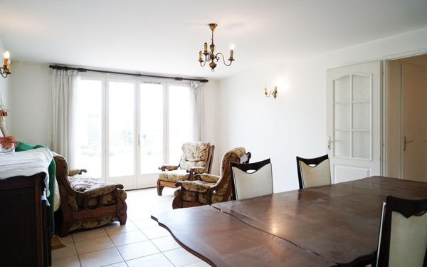 Maison à vendre    6 pièces •  Ternay