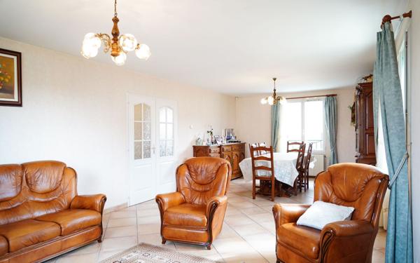 Maison à vendre    6 pièces •  Ternay