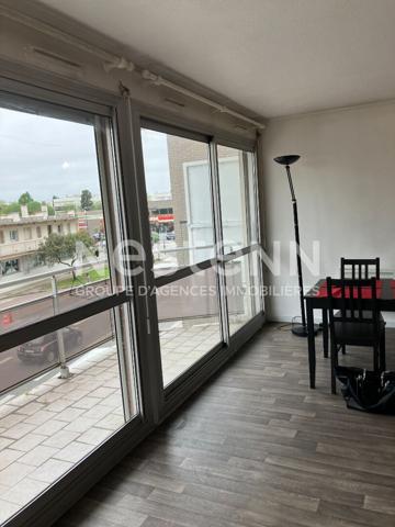 Idéalement situé BORDEAUX CAUDERAN-APPT 1 PIECE MEUBLE AVEC BALCON