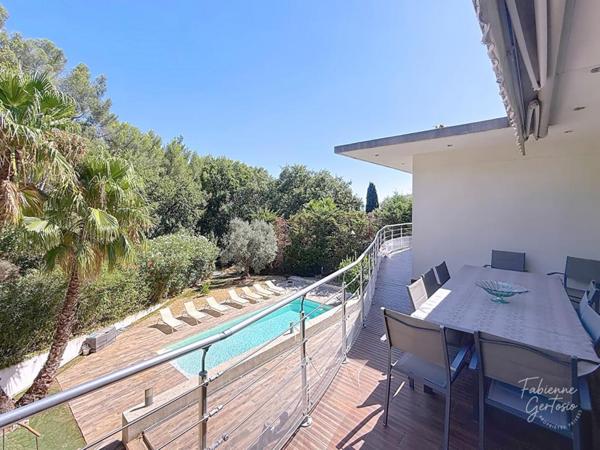 La Valette-du-Var ! Maison contemporaine de 240 m2 sur 2194 m2 de terrain