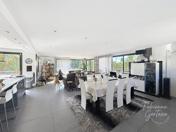 La Valette-du-Var ! Maison contemporaine de 240 m2 sur 2194 m2 de terrain