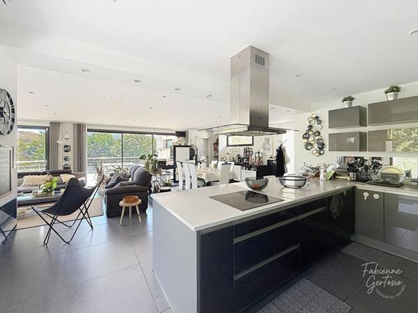 La Valette-du-Var ! Maison contemporaine de 240 m2 sur 2194 m2 de terrain