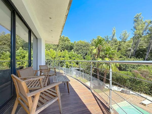 La Valette-du-Var ! Maison contemporaine de 240 m2 sur 2194 m2 de terrain