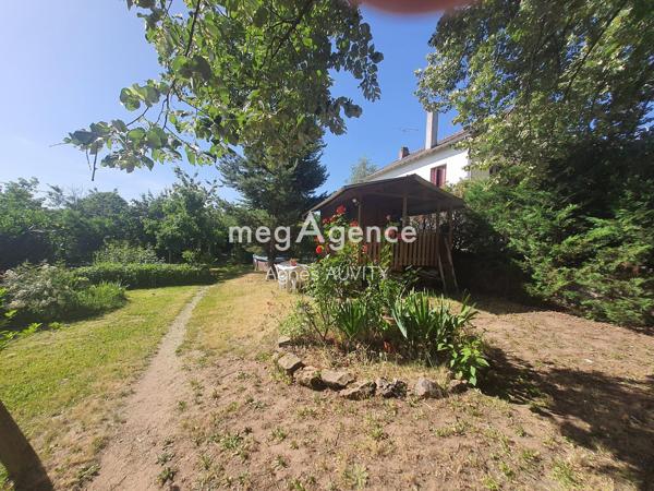 Maison à BUFFON, 03100 - 8 pièces 132m²
