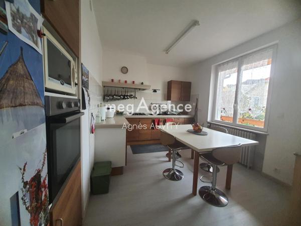 Maison à BUFFON, 03100 - 8 pièces 132m²
