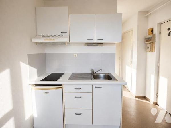 LE CONQUET - HYPER CENTRE - APPARTEMENT T2 - 20M²