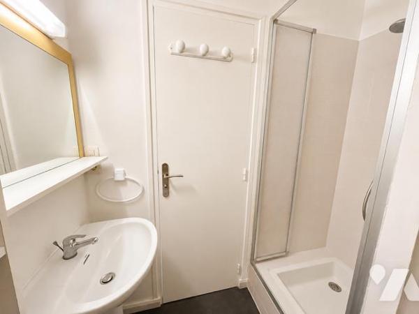 LE CONQUET - HYPER CENTRE - APPARTEMENT T2 - 20M²