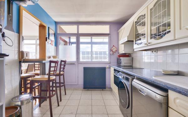 Appartement à vendre    4 pièces • 83,43 m2 Lyon 3