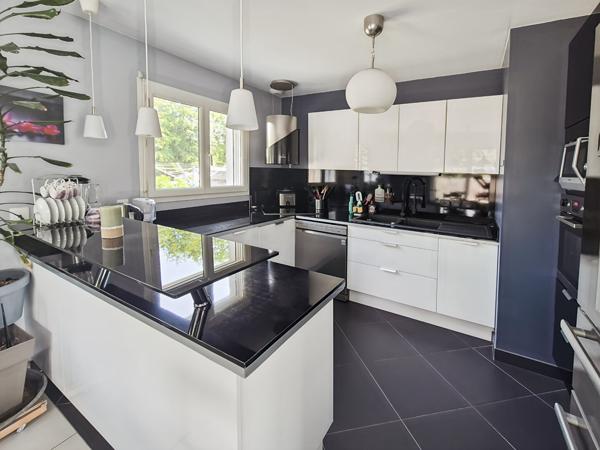 Maison La Jumelliere 6 pièce(s) 125.82 m2