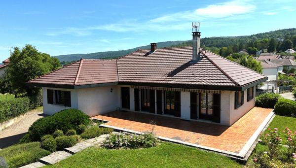 Superbe villa de 189 m² , sur terrain clos et arboré de 2 036 m²