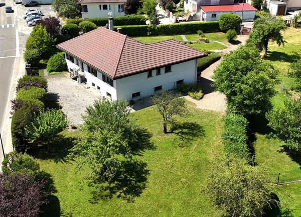 Superbe villa de 189 m² , sur terrain clos et arboré de 2 036 m²