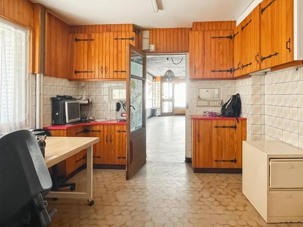 Immeuble - appartement duplex et commerce - 347 m2 - 4 chambres