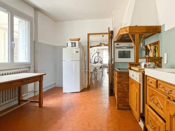 Immeuble - appartement duplex et commerce - 347 m2 - 4 chambres