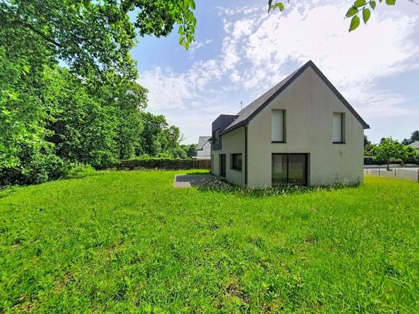 LARMOR-PLAGE : Maison contemporaine avec jardin et garage