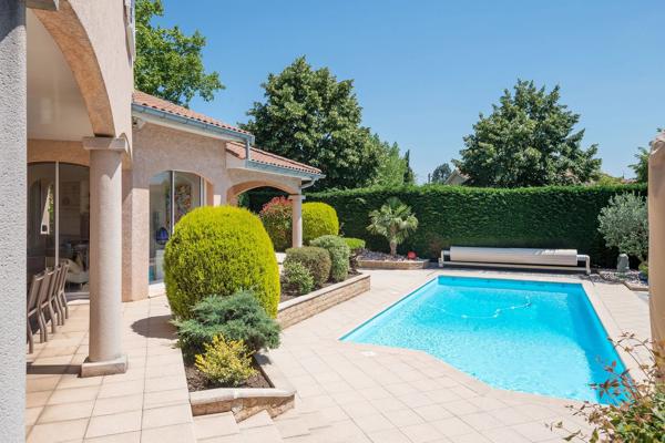 Vassieux - Caluire et Cuire - Maison climatisée - 265m² - 4/5 chambres - Piscine - Terrain 1000m²