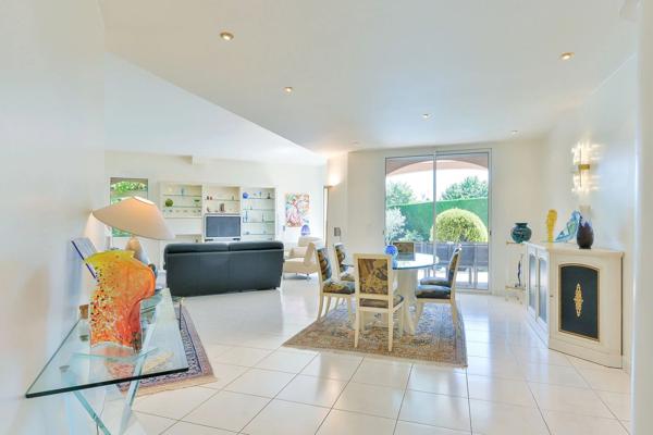 Vassieux - Caluire et Cuire - Maison climatisée - 265m² - 4/5 chambres - Piscine - Terrain 1000m²