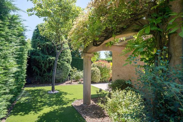 Vassieux - Caluire et Cuire - Maison climatisée - 265m² - 4/5 chambres - Piscine - Terrain 1000m²