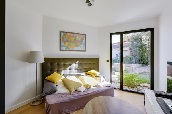 Fleurieu-sur-Saône - Maison rénovée de 177,79 m² - Jardin avec Piscine - Cave à vins - 5 Chambres