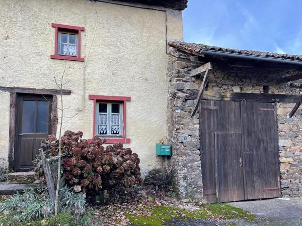 Ensemble  en pierre  , maison d’amis et grange  incluses !