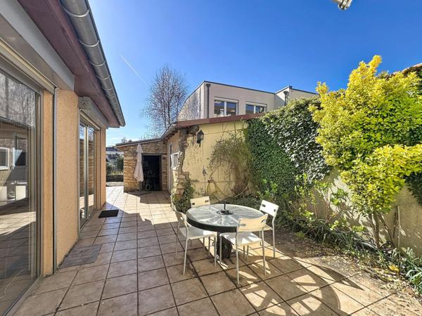 Rare opportunité sur le secteur : Maison de village avec jardin sans vis à vis