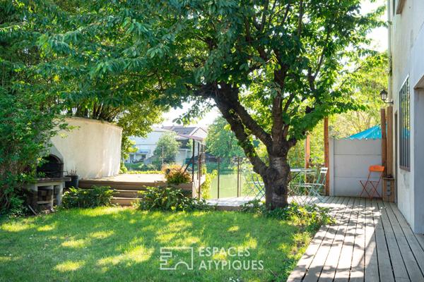 Maison familiale avec jardin et plan d’eau privé