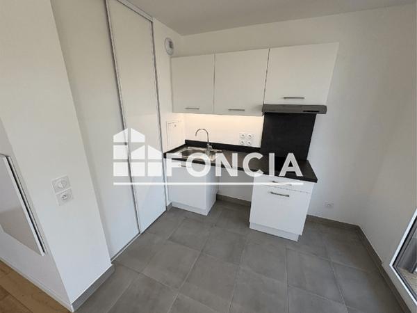 Location Studio 27.45 m² - 15 RUE MAURICE NAVE Rueil Malmaison 92500