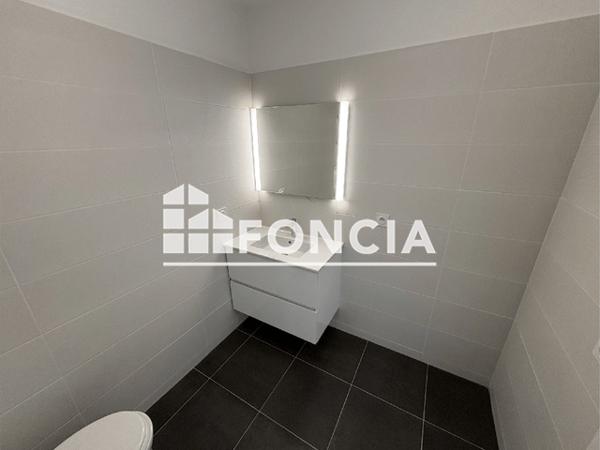 Location Studio 27.45 m² - 15 RUE MAURICE NAVE Rueil Malmaison 92500