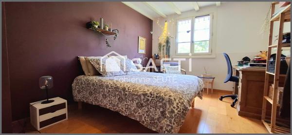 bâtisse familiale 218 m2,6 chambres, avec piscine