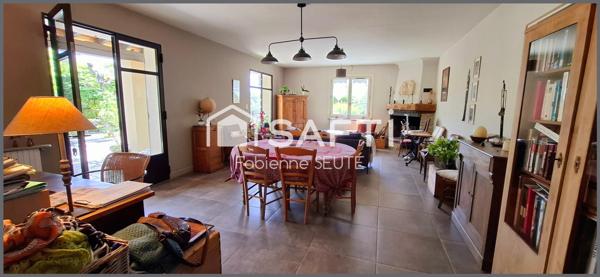 bâtisse familiale 218 m2,6 chambres, avec piscine