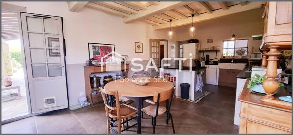 bâtisse familiale 218 m2,6 chambres, avec piscine