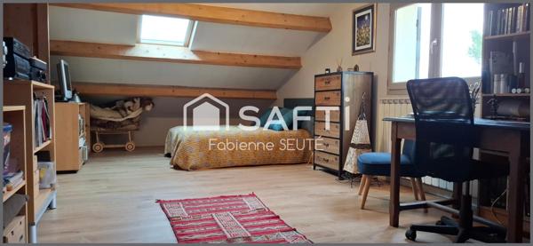 bâtisse familiale 218 m2,6 chambres, avec piscine