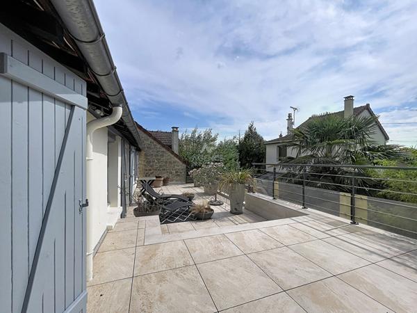Maison de ville à vendre à Chatou -115 m² - 3 chambres -Terrasse - Garage 624 000 € **  - Référence  V60010397