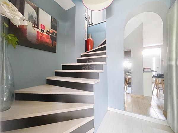 Maison de ville à vendre à Chatou -115 m² - 3 chambres -Terrasse - Garage 624 000 € **  - Référence  V60010397