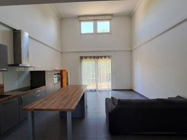 Maison aux HERBIERS 64M².