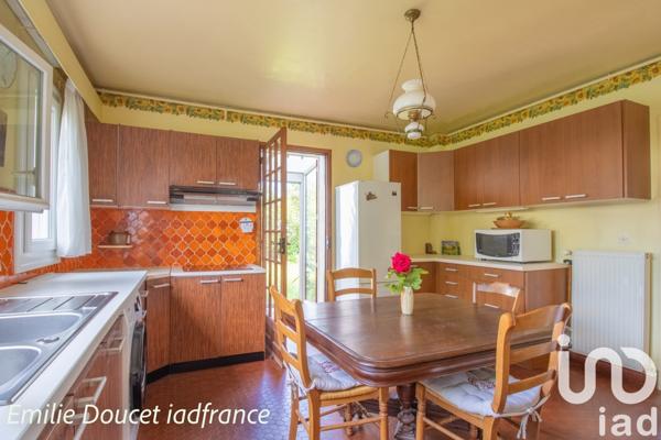 Maison traditionnelle 5 pièces de 130 m² à Maurepas (78310)