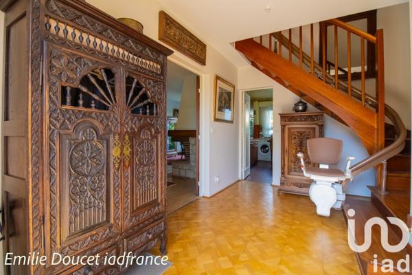 Maison traditionnelle 5 pièces de 130 m² à Maurepas (78310)