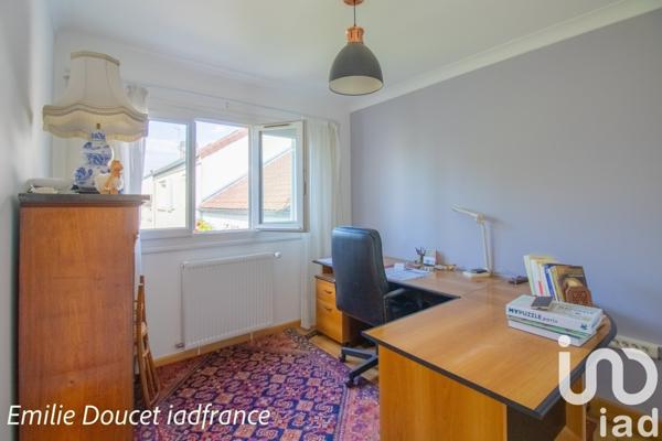 Maison traditionnelle 5 pièces de 130 m² à Maurepas (78310)