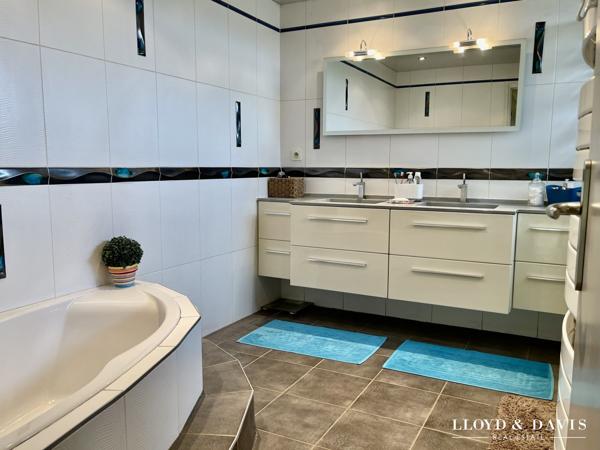 Maison d'architecte T5 avec sous-sol intégral