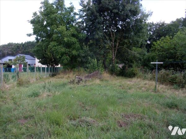 CARENTOIR CENTRE, maison de bourg à vendre.